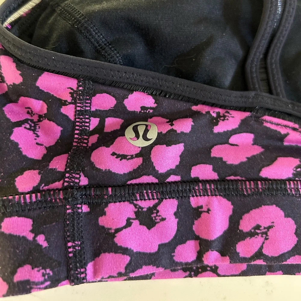 Lululemon Straight Up Bra, Size 8 - Picture 5 of 6